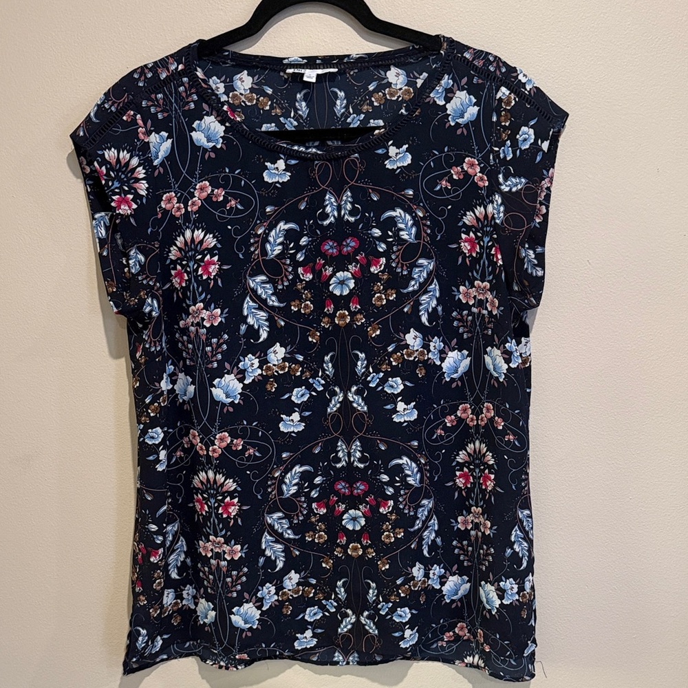 DR2 Navy vibrant Floral Short Sleeve Tee Office to Evening Date Night Flowy Fit
